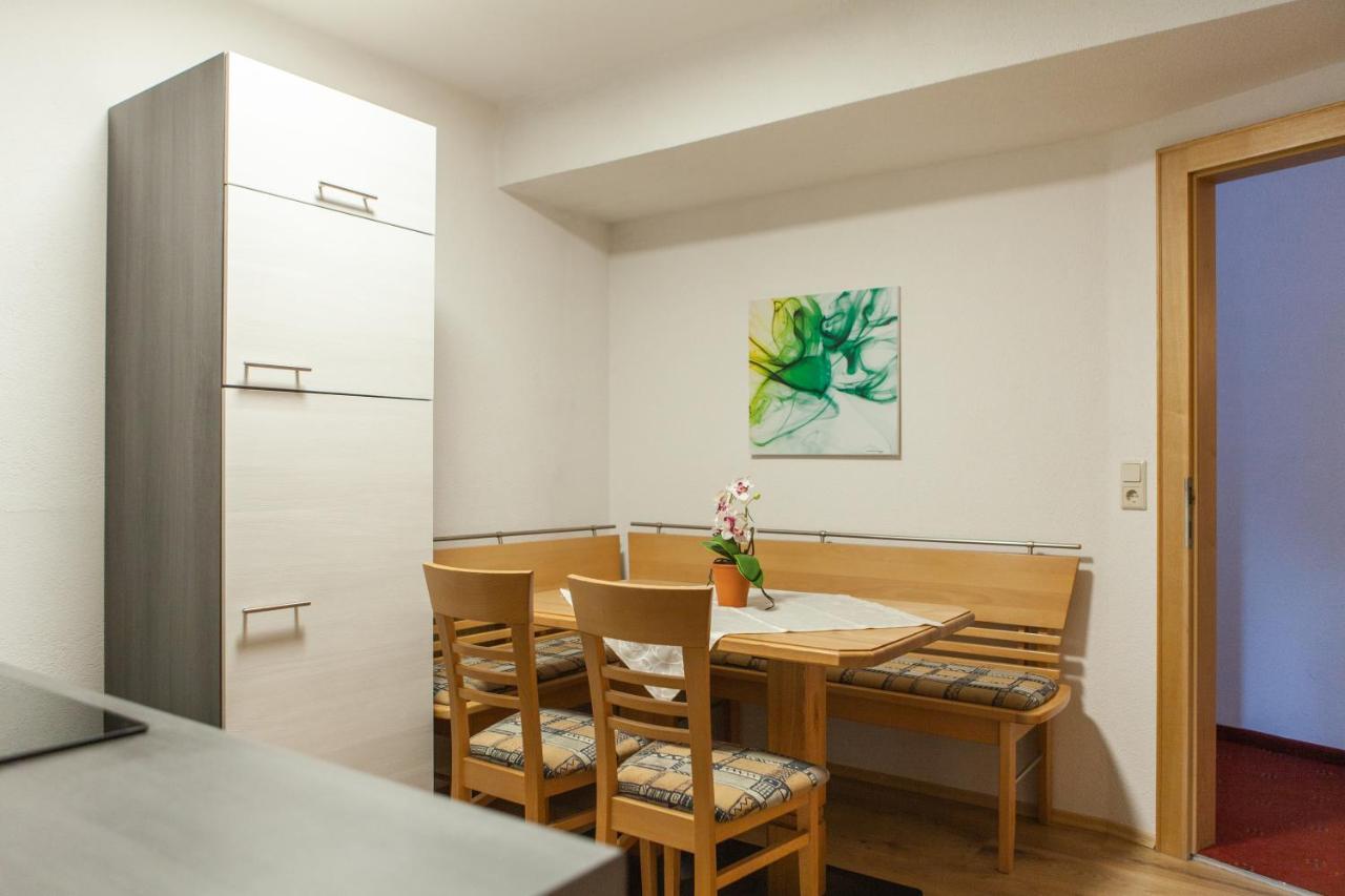 Sonnenhof - Apartments & Zimmer Kaunertal Exteriör bild